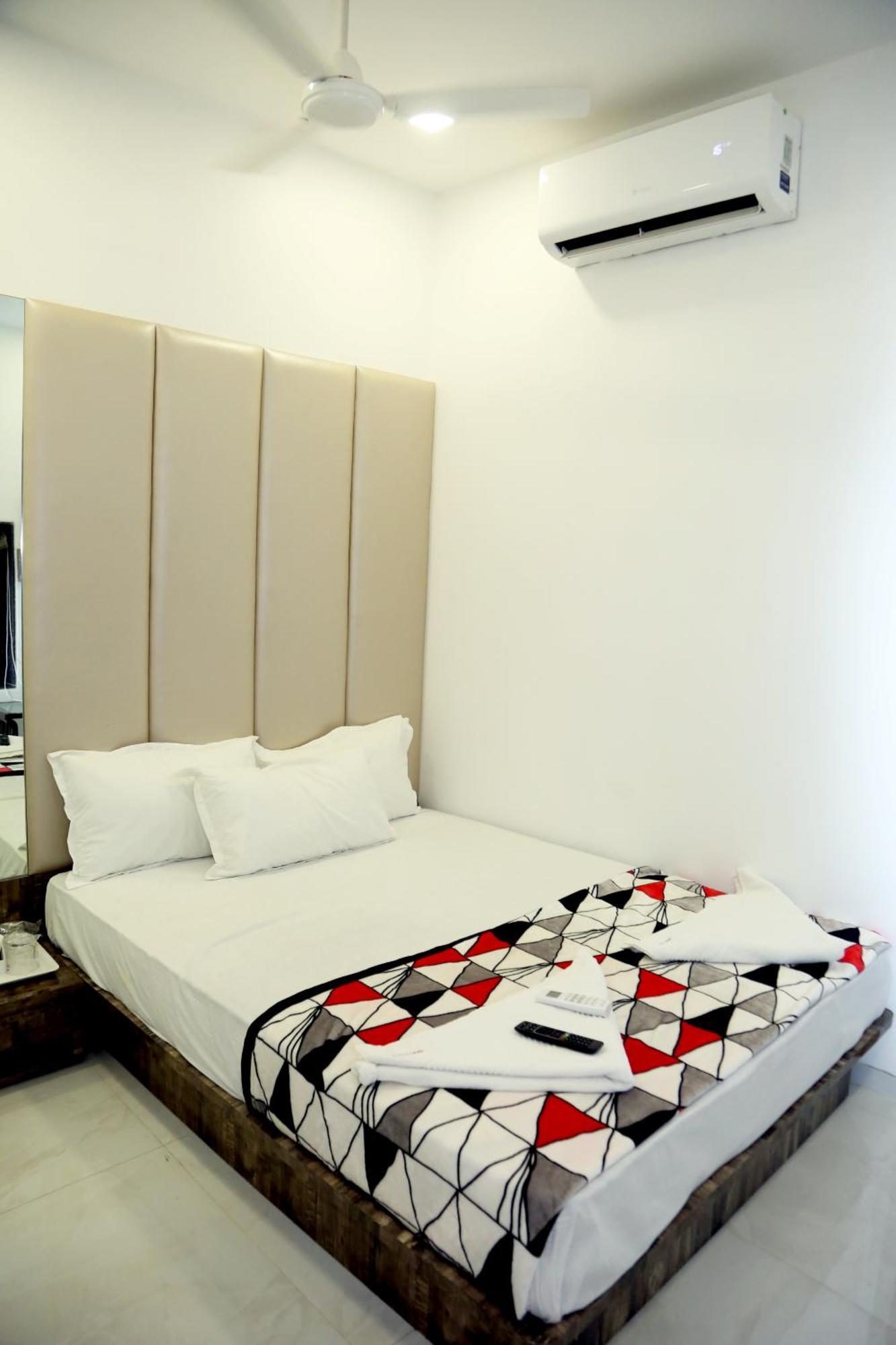 Hotel Magnum Airport T-2 Bombaj Zewnętrze zdjęcie